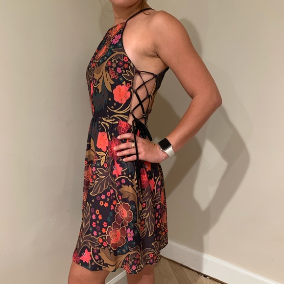 Boutique floral dress - Picture 4 of 4